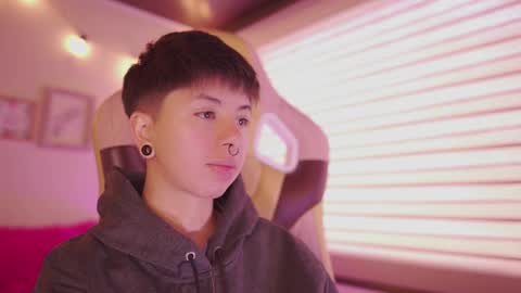 Blue  online show from February 25, 2026, 1:32 pm