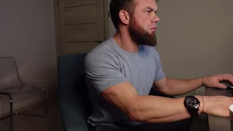 Snapshot of tommy_burnzzz chatting on December 31, 2024, 2:29 am tommy burnzzz online show from December 31, 2024, 2:29 am