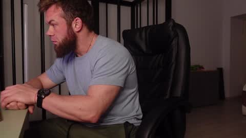 Snapshot of tommy_burnzzz chatting on January 8, 2025, 2:46 am tommy burnzzz online show from January 8, 2025, 2:46 am