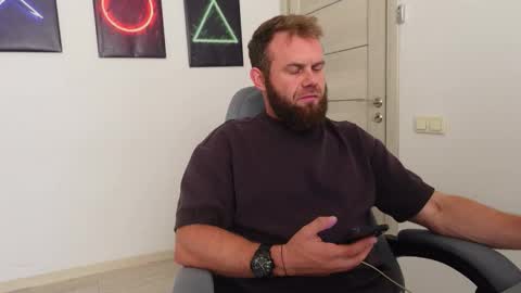 Snapshot of tommy_burnzzz chatting on October 7, 2025, 10:23 am tommy burnzzz online show from October 7, 2025, 10:23 am