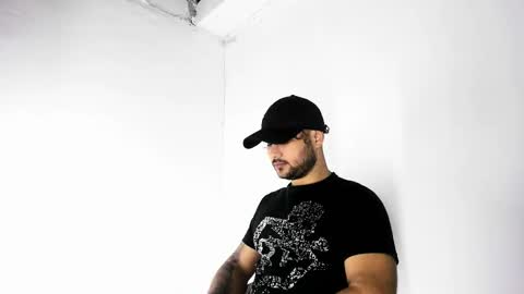 tommy_sccott online show from October 18, 2025, 11:38 pm