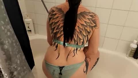 Snapshot of tommybones4l93 chatting on November 28, 2025, 12:35 am tommybones4l93 online show from November 28, 2025, 12:35 am