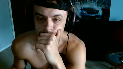 Snapshot of tommystrokes_ chatting on June 17, 2026, 6:31 pm Tommy Strokes online show from June 17, 2026, 6:31 pm