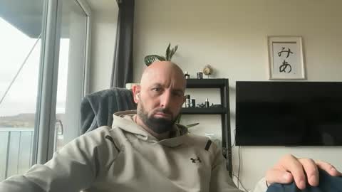 Thomas Fit online show from November 3, 2025, 9:21 am