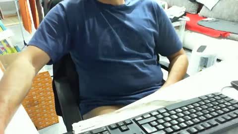 Snapshot of tomtom02029 chatting on October 4, 2025, 5:11 pm Tom online show from October 4, 2025, 5:11 pm