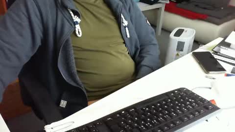 Snapshot of tomtom02029 chatting on October 7, 2025, 10:45 am Tom online show from October 7, 2025, 10:45 am