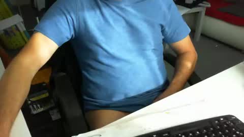 Snapshot of tomtom02029 chatting on October 15, 2025, 9:31 am Tom online show from October 15, 2025, 9:31 am