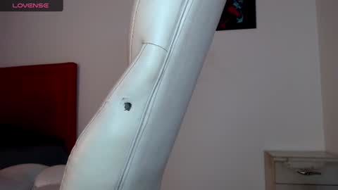 TONI BELMONT online show from December 27, 2024, 9:32 pm