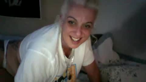 Honeys Snow Bunny online show from January 9, 2026, 6:16 am