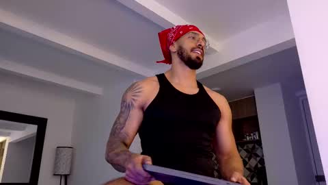 tony muscle1 online show from November 18, 2025, 9:19 pm