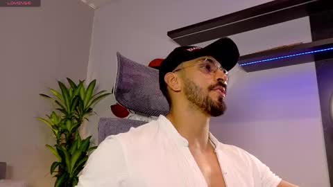 Snapshot of tony_muscle1 chatting on May 9, 2026, 8:03 pm tony muscle1 online show from May 9, 2026, 8:03 pm