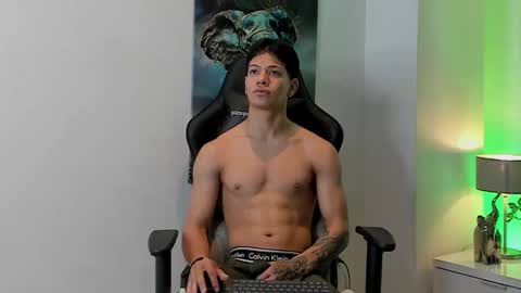 tony_petrov online show from January 11, 2026, 2:49 am