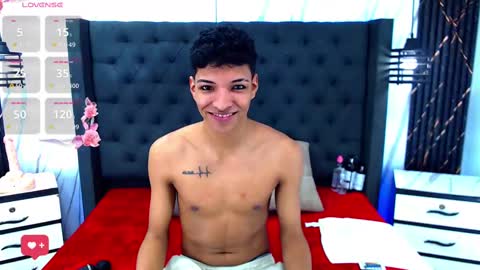 Snapshot of tony_rick_ chatting on November 14, 2025, 4:11 am Tony And Rick online show from November 14, 2025, 4:11 am