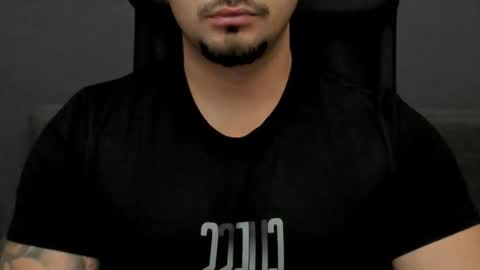 TonyWilcox online show from November 17, 2025, 5:57 am