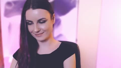 Snapshot of too_beautiful chatting on January 23, 2025, 5:10 pm Elizabeth online show from January 23, 2025, 5:10 pm