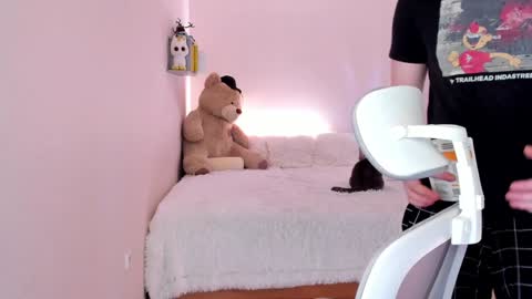 Snapshot of toohornyserj chatting on January 23, 2025, 12:35 am toohornyserj online show from January 23, 2025, 12:35 am