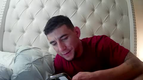 toomuchsmoke online show from November 7, 2025, 4:23 am