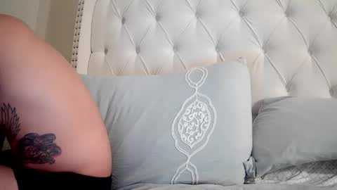 toomuchsmoke online show from November 26, 2025, 1:39 am