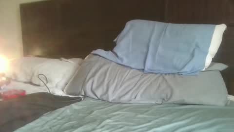 Snapshot of tootall803 chatting on December 13, 2024, 9:09 pm TooTall803 online show from December 13, 2024, 9:09 pm