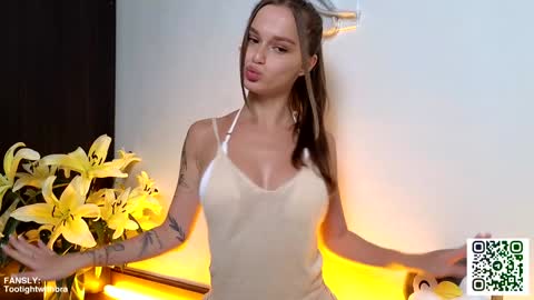 Snapshot of tootightwithbra chatting on December 13, 2024, 5:49 am Kira online show from December 13, 2024, 5:49 am