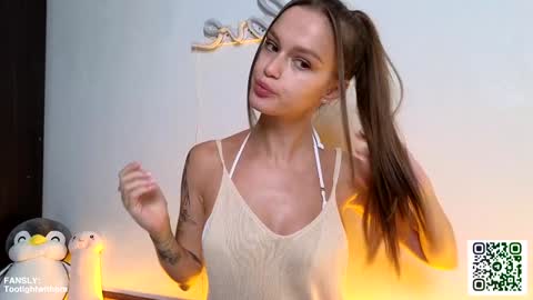 Snapshot of tootightwithbra chatting on January 10, 2025, 5:26 am Kira online show from January 10, 2025, 5:26 am