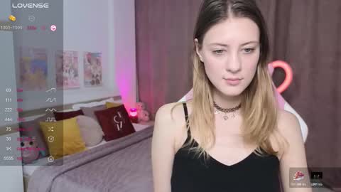 Snapshot of top_trend chatting on October 25, 2025, 10:12 am Jessie online show from October 25, 2025, 10:12 am