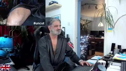 topalphaboss online show from November 4, 2025, 7:13 pm