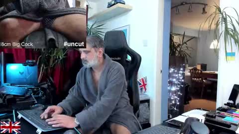 topalphaboss online show from November 16, 2025, 4:45 pm