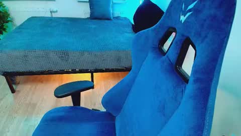 Snapshot of topcranberry chatting on October 30, 2025, 10:43 pm topcranberry online show from October 30, 2025, 10:43 pm