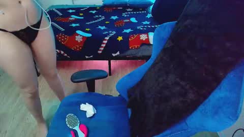 Snapshot of topcranberry chatting on February 5, 2026, 3:44 am topcranberry online show from February 5, 2026, 3:44 am