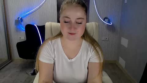 tori_blond online show from December 2, 2024, 12:29 pm