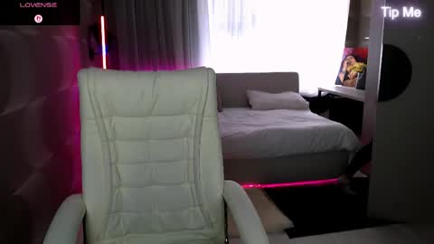 tori_blond online show from June 3, 2026, 5:32 am