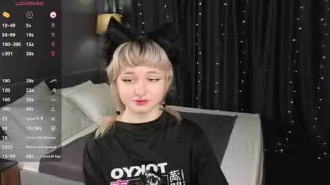 Tori online show from November 20, 2025, 12:22 am