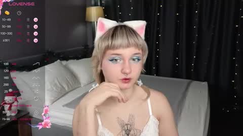 Tori online show from November 30, 2025, 12:14 am