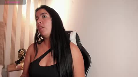 Snapshot of torres_karla chatting on January 10, 2025, 10:46 pm karla online show from January 10, 2025, 10:46 pm