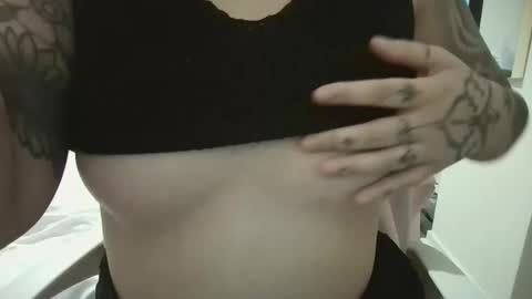 Snapshot of touchtease chatting on February 1, 2026, 12:20 am touchtease online show from February 1, 2026, 12:20 am