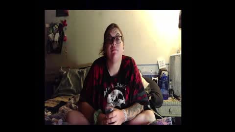 Toxiclove1311 online show from September 29, 2025, 12:05 am