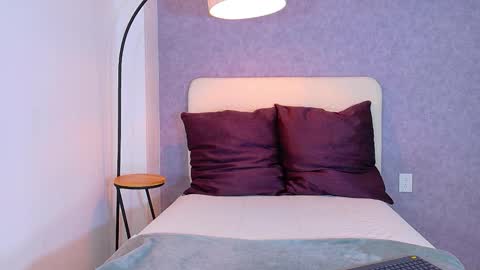 tracielowe_w online show from November 23, 2025, 3:39 am