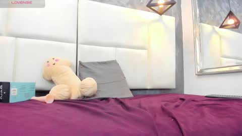 Tracy Wright online show from March 6, 2026, 9:00 pm