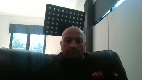 tradiedan2023 online show from October 7, 2025, 1:47 am