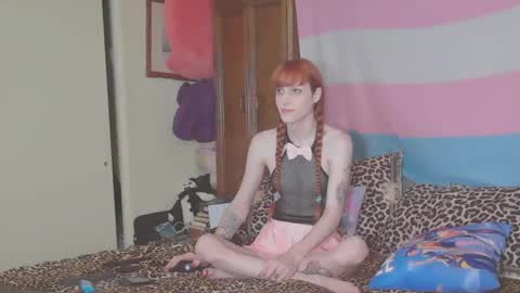 Snapshot of transgirlv chatting on September 28, 2025, 8:25 pm RayaBoone online show from September 28, 2025, 8:25 pm