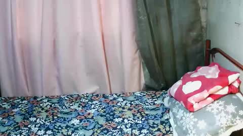 transhottie28 online show from November 3, 2025, 1:29 am