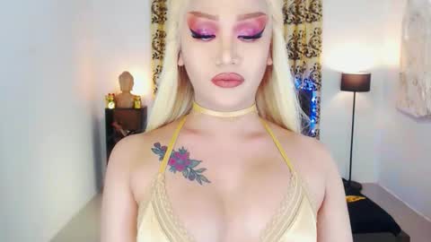 Snapshot of transplayfullolivia chatting on September 8, 2025, 7:46 pm KYLIE BELLA TS online show from September 8, 2025, 7:46 pm