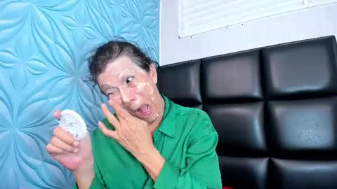 Snapshot of transwhore_ chatting on June 27, 2026, 1:50 pm CLEO online show from June 27, 2026, 1:50 pm