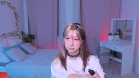 Nyuta Hartmann online show from January 13, 2025, 1:49 pm