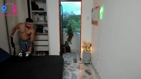 Snapshot of travis_bakerr chatting on September 20, 2025, 10:44 pm travis bakerr online show from September 20, 2025, 10:44 pm