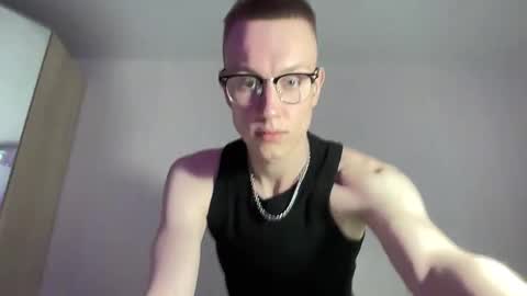 Snapshot of travis_gracile chatting on April 7, 2026, 9:21 am Travis online show from April 7, 2026, 9:21 am