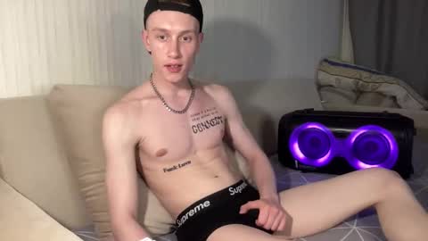 Snapshot of travis_gracile chatting on May 14, 2026, 7:20 pm Travis online show from May 14, 2026, 7:20 pm