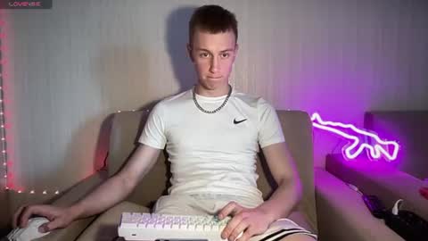 Travis online show from June 18, 2026, 8:58 am