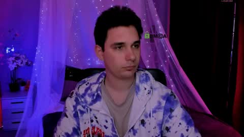 Travis online show from May 15, 2026, 8:54 am